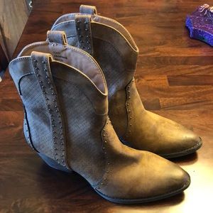 Very Volatile tan cowboy booties